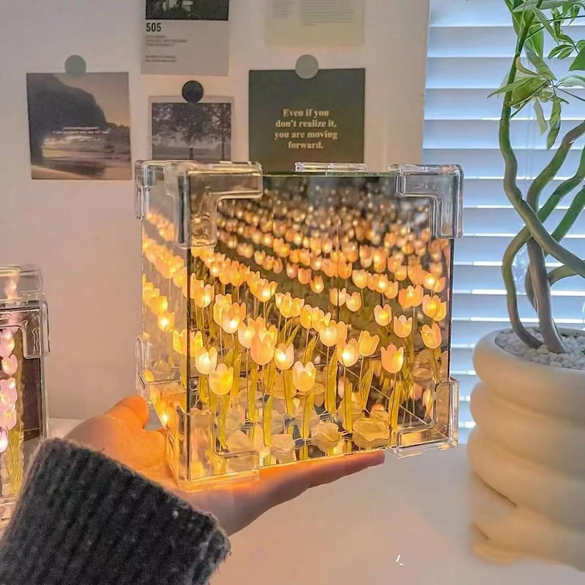 Tulips Decorative Lamp – Soft Ambient Light for Home Decor