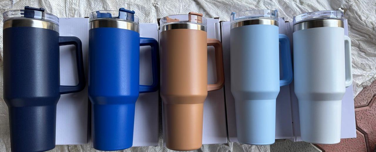 1200 ml Stainless Steel Tumbler – Insulated with Straw & Handle
