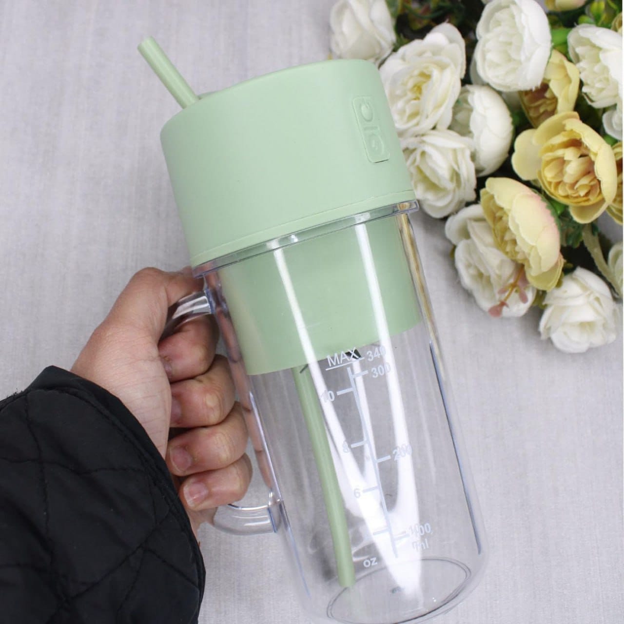 Portable Crusher Juicer – USB Rechargeable 6-Blade Mini Blender
